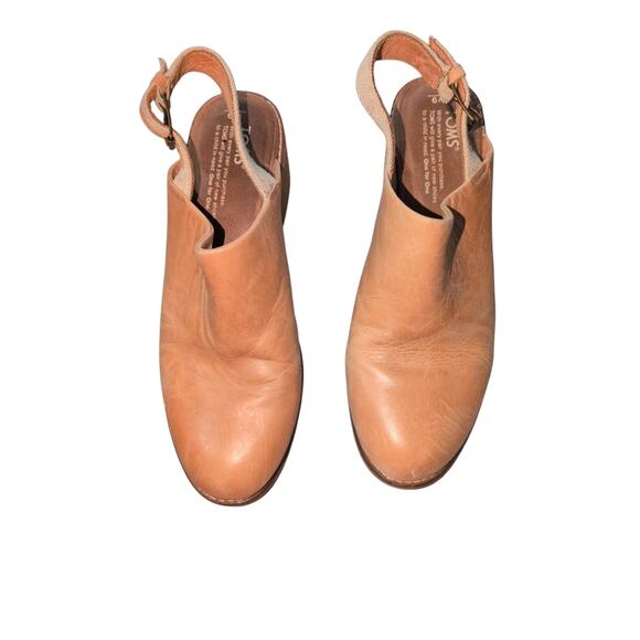 Toms Shoes - TOMS Tan Leather Clogs with Buckle – Size 9